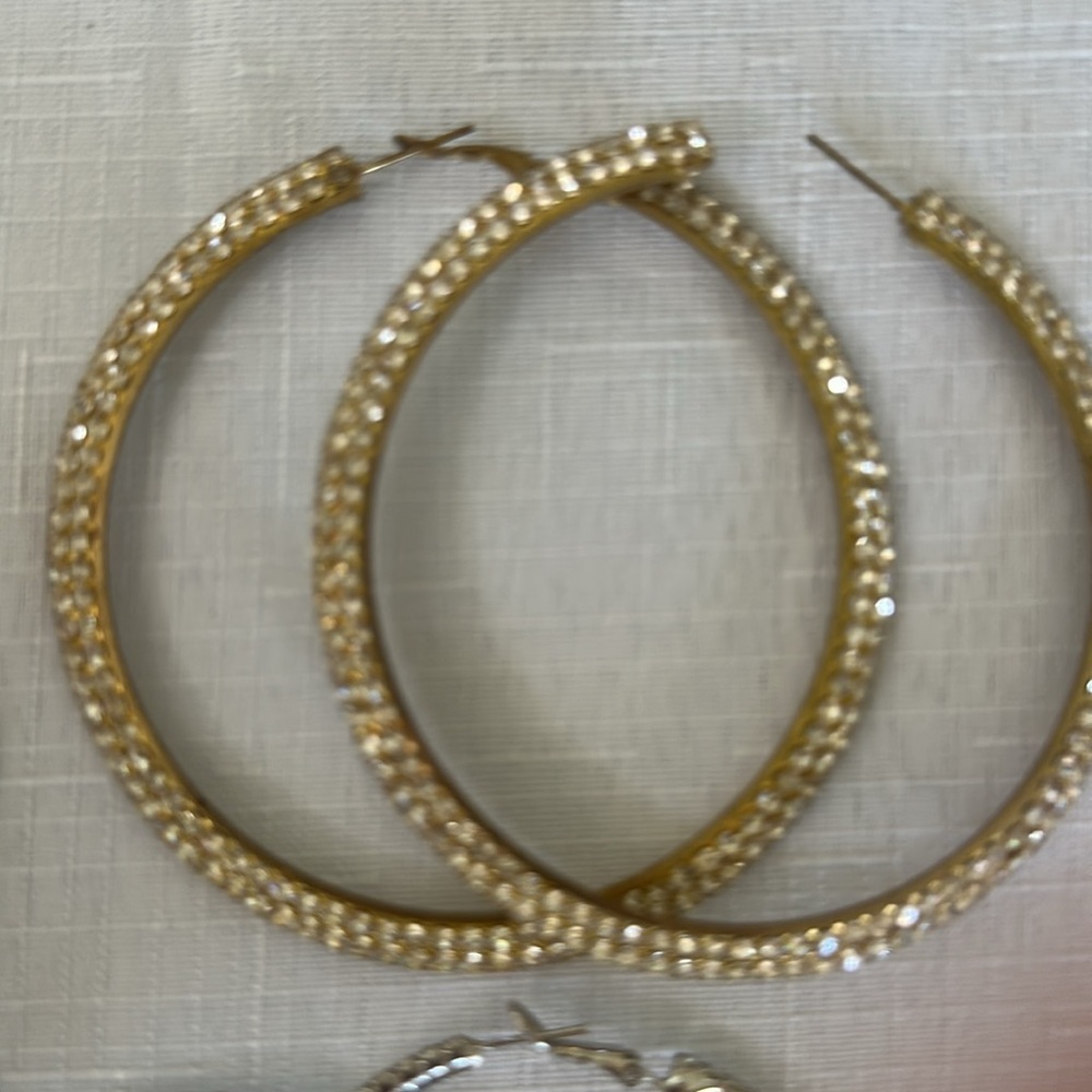 Hoop Earrings Bundle​​ - Picture 3 of 4